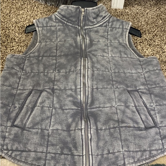 Jackets - Picture 2 of 4